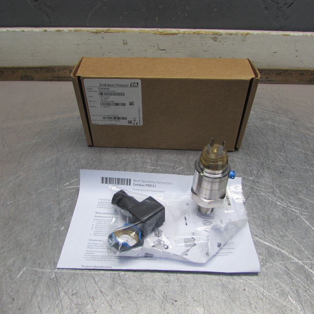 NEW! ENDRESS & HAUSER PMC21-3TX0/139, CERABAR PRESSURE TRANSMITTER, -15 to 30psi