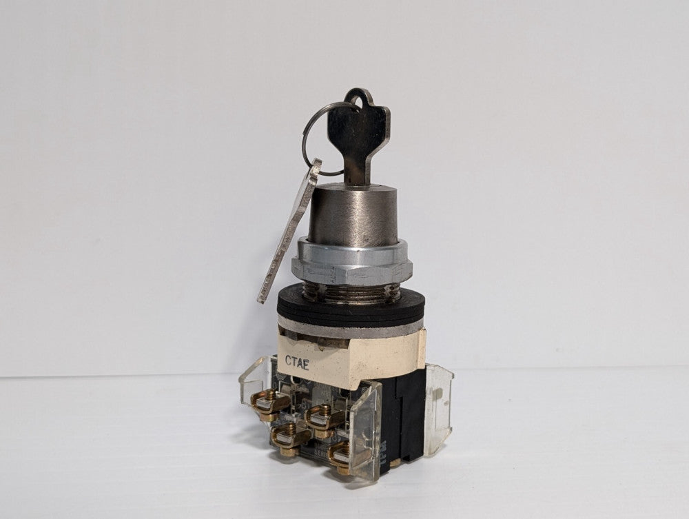 Allen Bradley 800T-J631KC7 Keyed 3 Position Selector Switch, Series T, 30mm