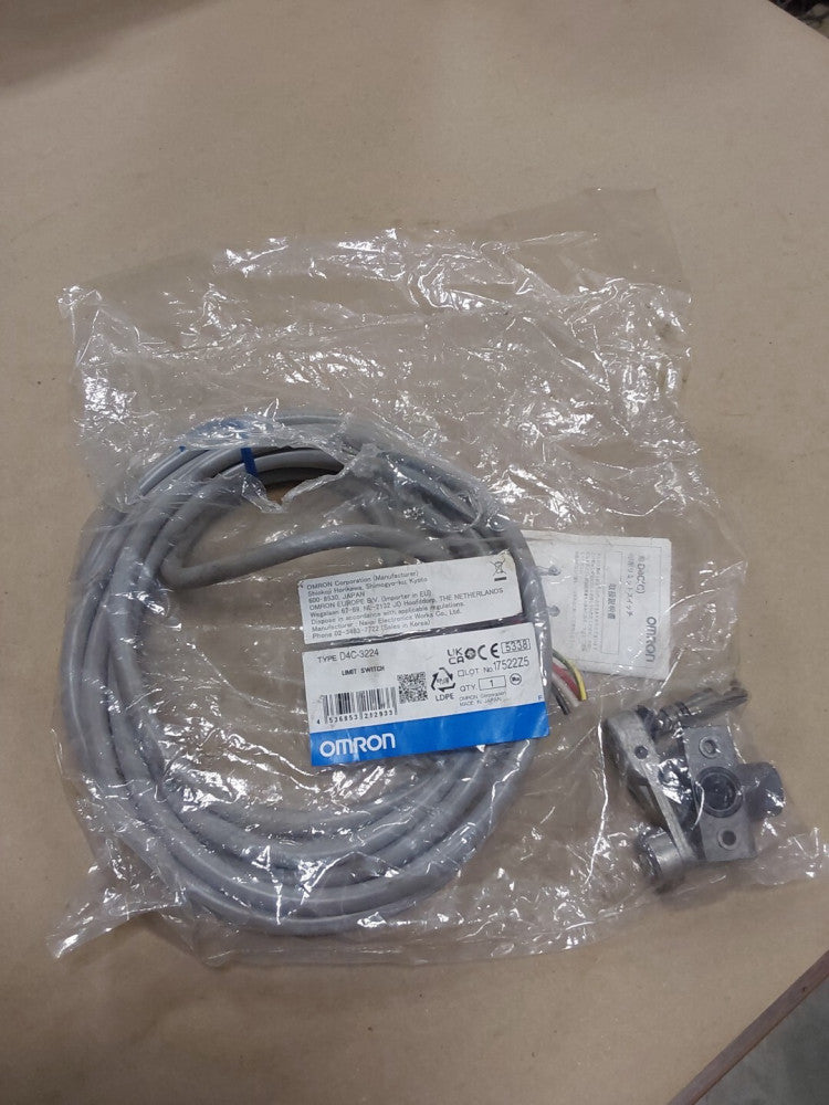 OMRON D4C-3224 High Sensitivity Limit Switch
