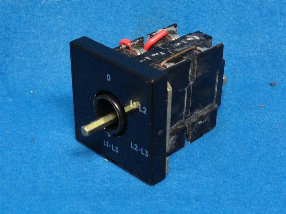 SIEMENS - 3ST1 - LV SWITCH - 207-1RA01 - NEW No Factory Box or Knob