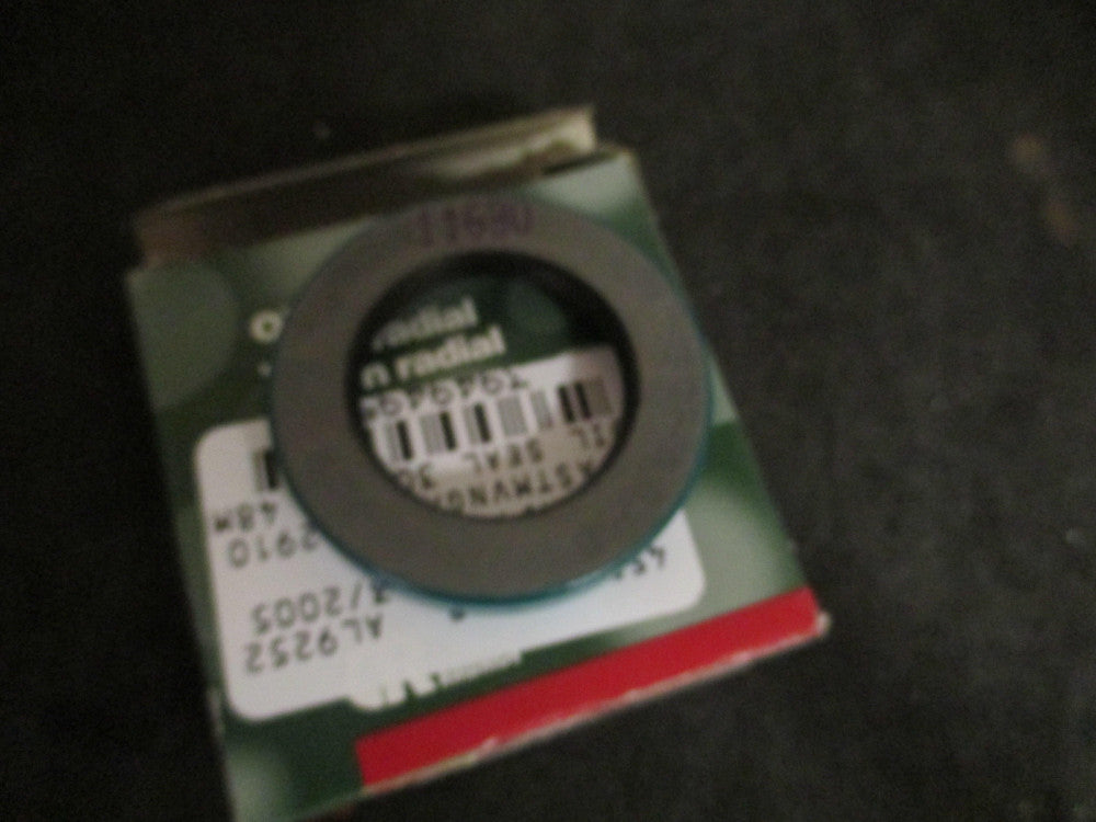 NEW 11630 Nitrile Oil Seal