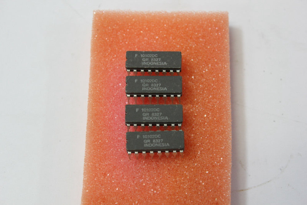 4 Fairchild 10102DC IC 16 Pin DIP