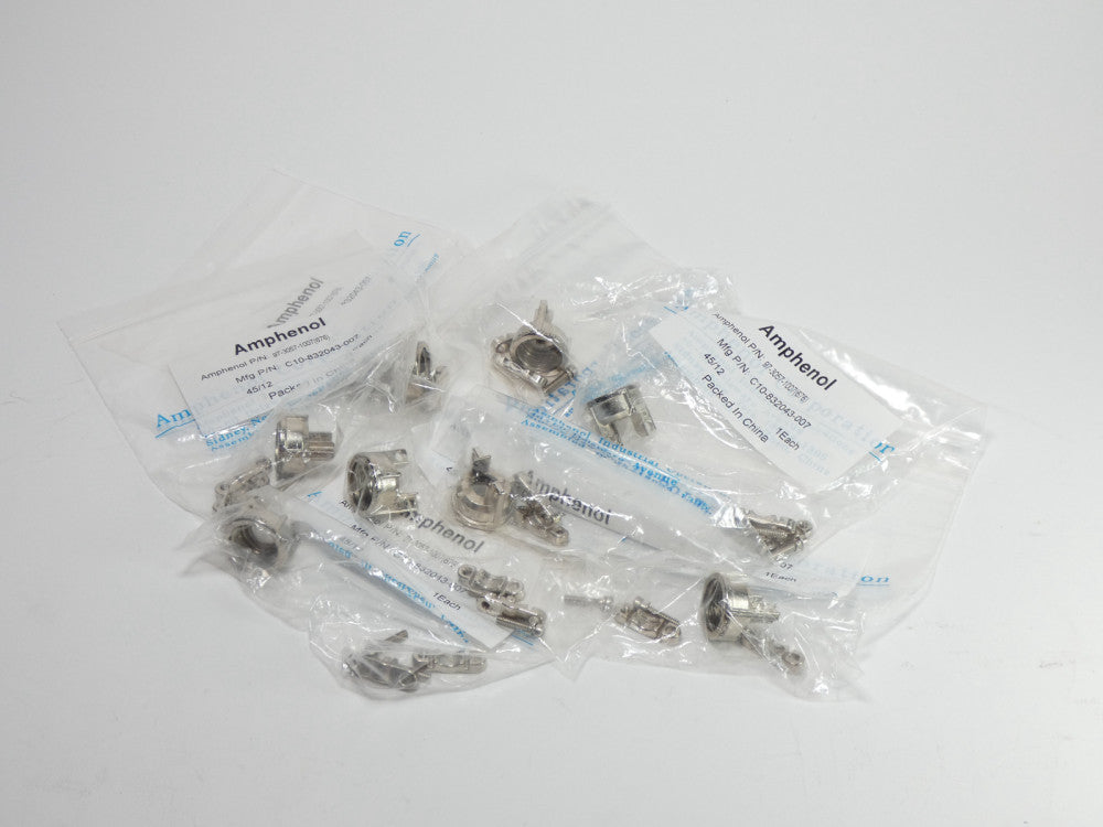*Lot of 8* Amphenol 97-3057-1007(676) Cable Clamp Connector - NEW Surplus!