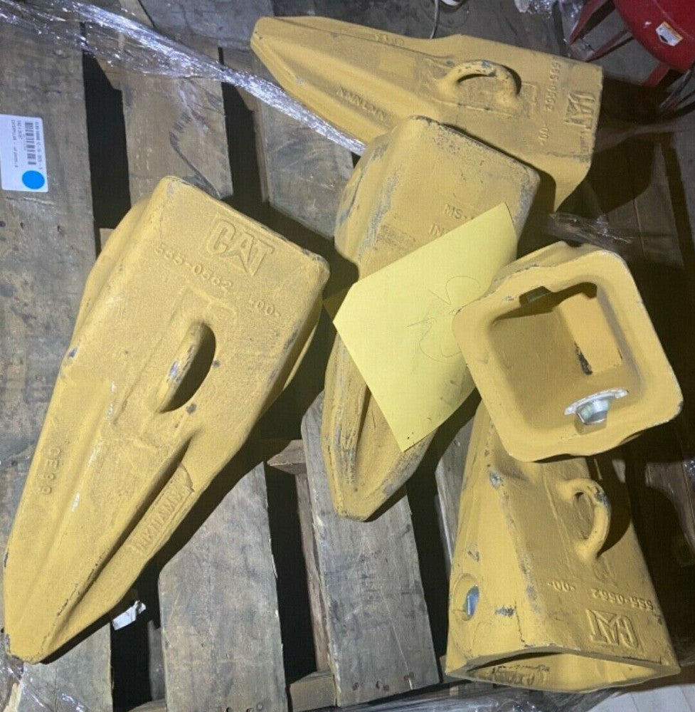 NEW GENUINE CATERPILLAR 555-0562 BUCKET TOOTH *FREE SHIPPING*