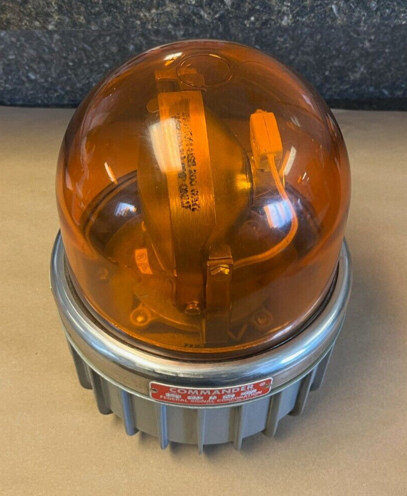Commander 371 Federal Signal Strobe Light 120V 60Hz 1.75 Amps Series A1 (BU)