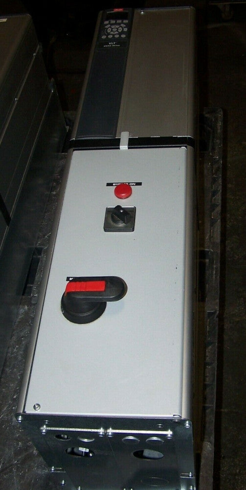 DANFOSS VLT 30 HP HVAC VFD DRIVE 3 PHASE 480 VAC 131L0227 177U9622