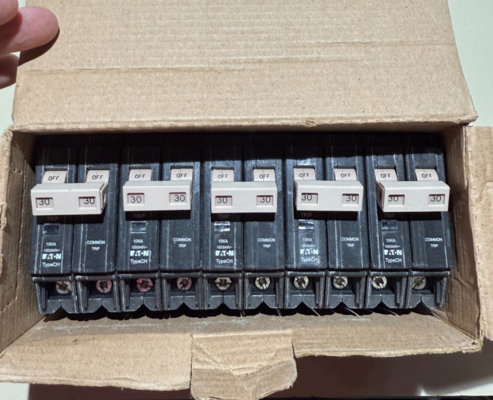 (Box of 10) Square D QOB120 QOB 20 Amp Single Pole 1-Pole Circuit Breaker