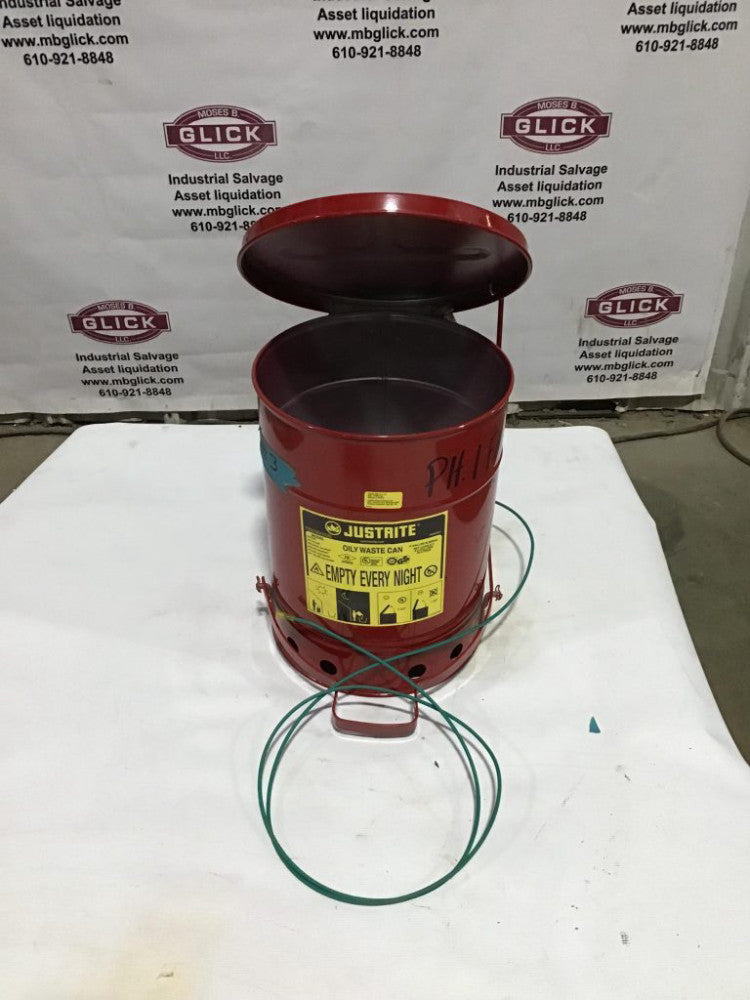 Justrite 9100 Foot Operated Oily Waste Can With Self-Closing Cover 6 gal Capa...