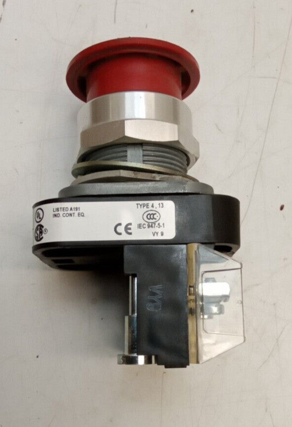 Allen-Bradley 800T-FX6D4 Ser. T Pushbutton