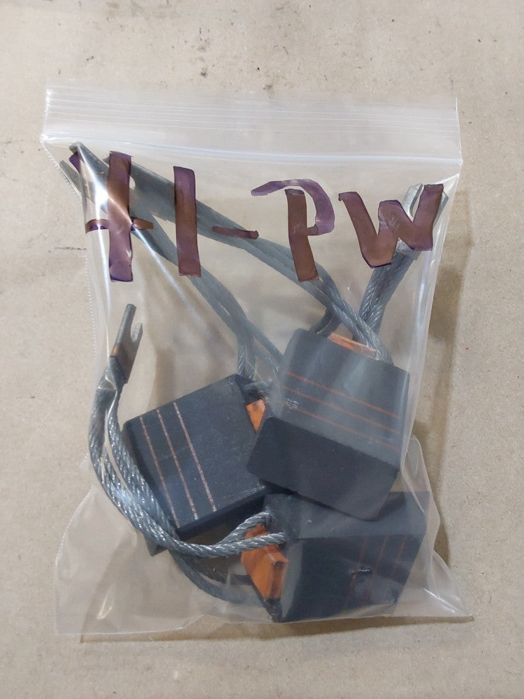 Reliance Electric RE 41-PW DC Motor Carbon Brush (LOT OF 4)