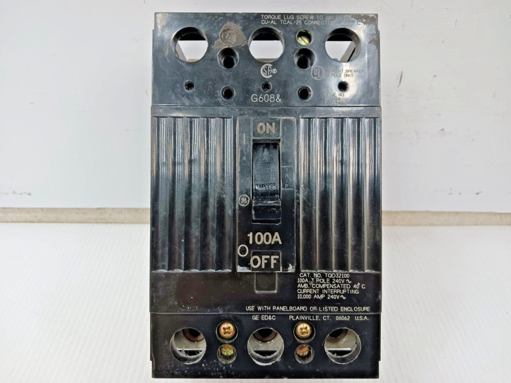 GE General Electric 100 Amp Circuit Breaker 3 Pole 240 VAC 10kA TQD32100