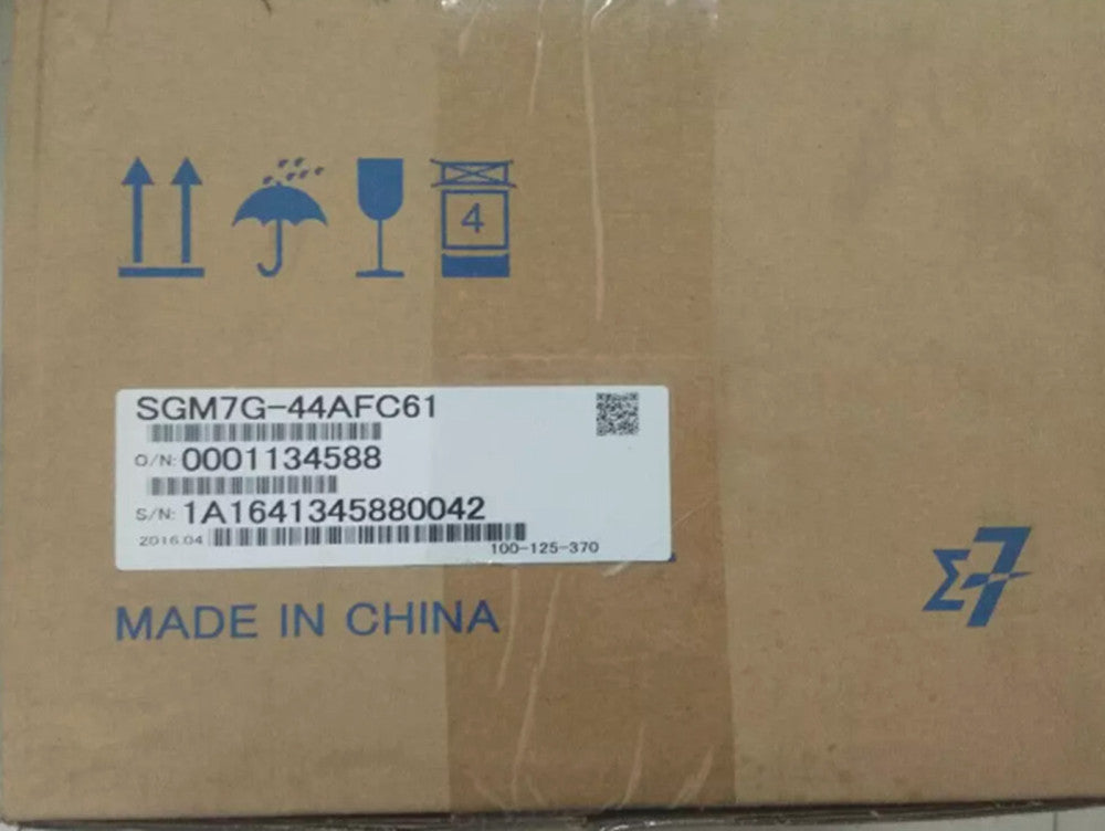 One Brand New YASKAWA SGM7G-44AFC61 AC Servo Motor