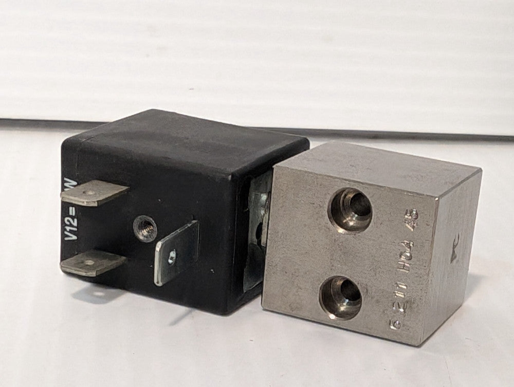 06 211 H04 45 Solenoid Coil Valve, 12V=5W