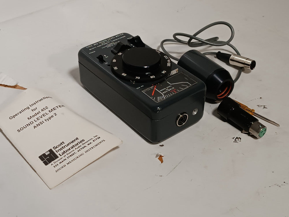 Scott Instrument Model 452 Sound Level Meter w Accessories, Case, and Manual