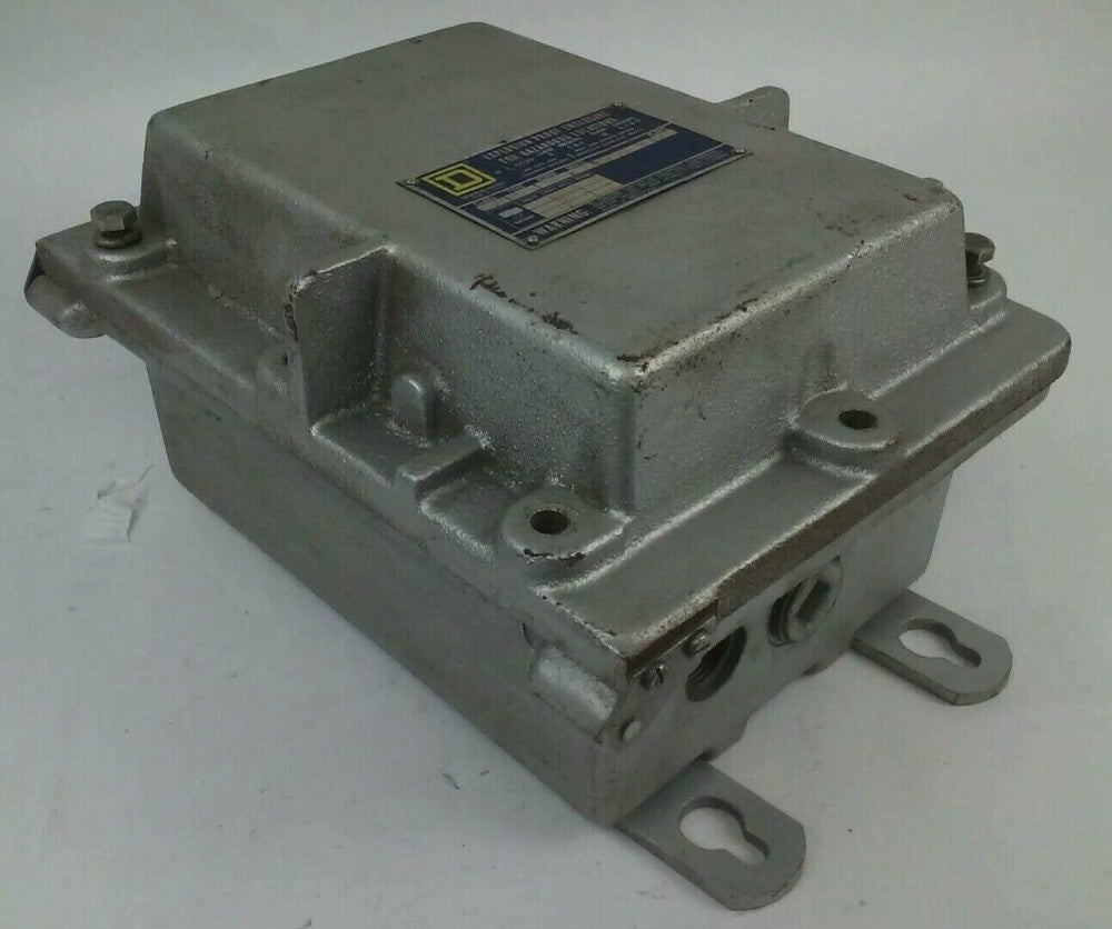 SQUARE D CLASS 8903 TYPE SMR4 8903-SMR4 EXPLOSION PROOF ENCLOSURE SER. A 10x7x7
