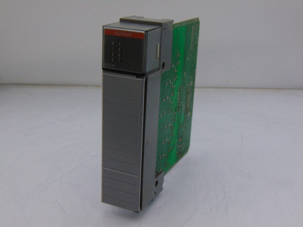 ALLEN BRADLEY 1746-OW8 PLC MODULE