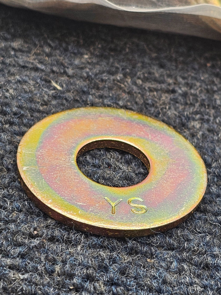 (50 PIECES) 76017 USS Flat Washers 5/8 Grade 8 Steel Zinc Yellow