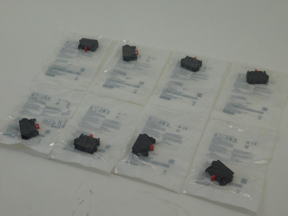 *Lot of 8* Siemens 3SU1400-1AA10-3CA0 Contact Block - NEW Surplus!