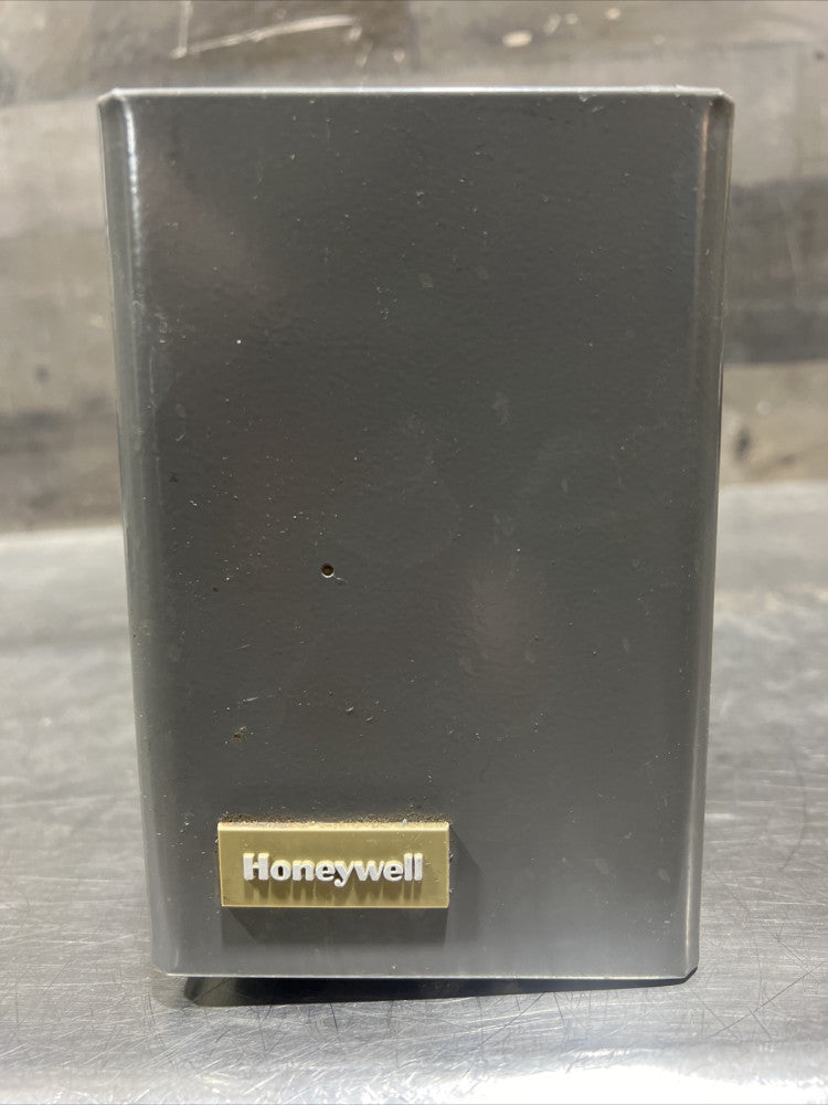 Nos Surplus HONEYWELL L8148E 1034 1 AQUASTAT