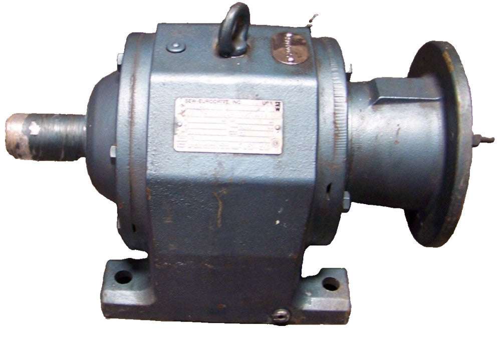 NEW SEW EURO-DRIVE 5.15:1 RATIO GEAR REDUCER 3097 TORQUE 1-5/8" DIA R72LP90
