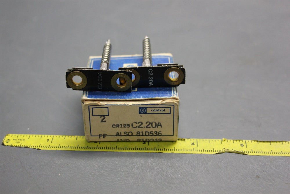 2 GE OVERLOAD RELAY HEATERS THERMAL UNIT CR123 C2.20A