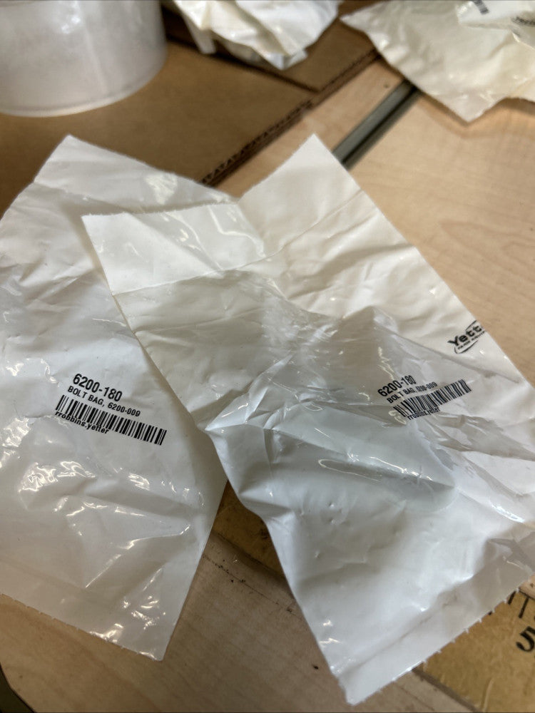 (2) NEW 6200-180 YETTER BOLT BAG (4 PCS/LOT)