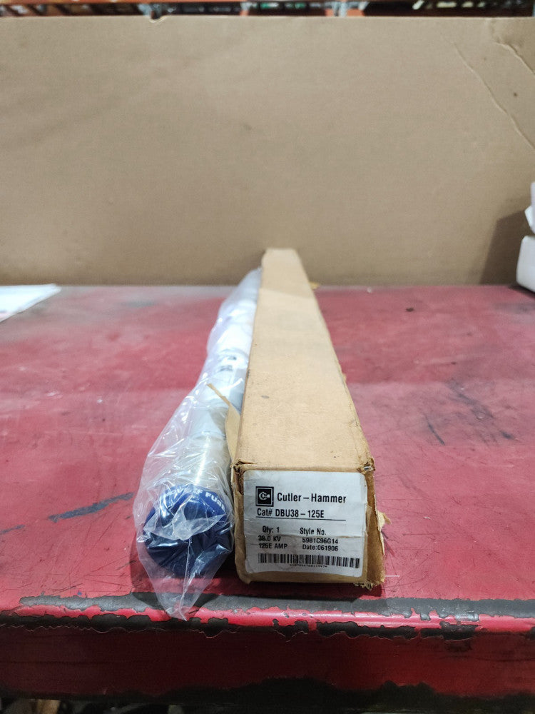 NEW IN BOX CUTLER HAMMER STANDARD SPEED "E" EXPULSION FUSE UNIT DBU38-125E