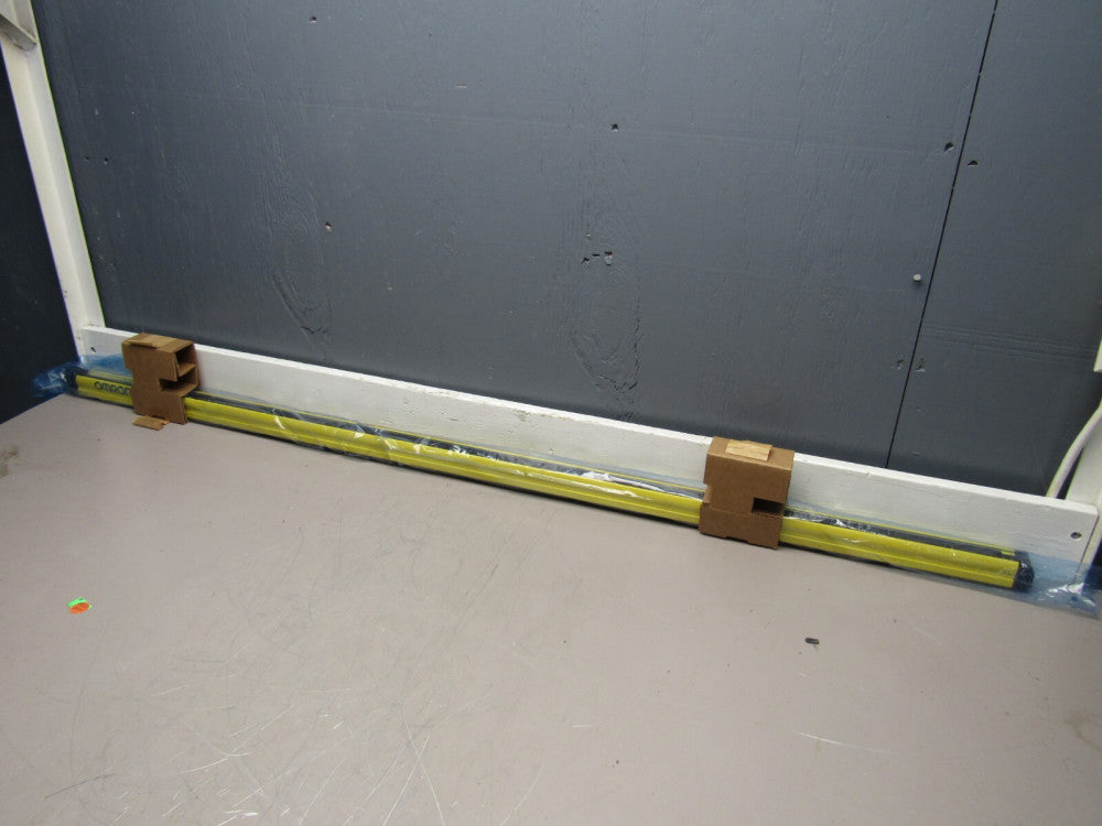 OMRON LIGHT CURTAIN EMITTER F3SG-4RA1470-30-L 1470MM NEW SURPLUS NOT IN THE BOX