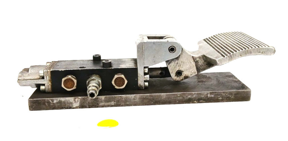 PNEUMATIC MANUAL AIR CONTROL FOOT PEDAL VALVE 4-WAY SPRING RETURN