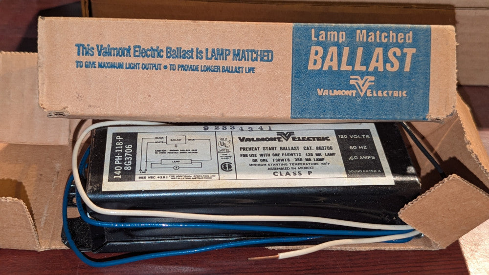 (1) Valmont Fluorescent Ballast 8G3706