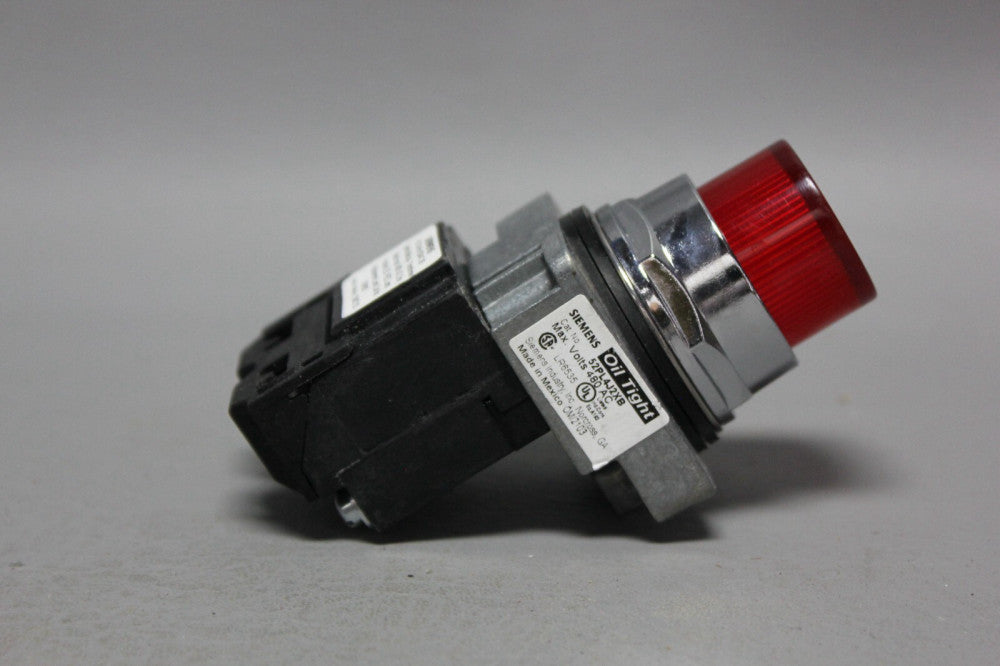 SIEMENS RED OIL TIGHT LED PILOT INDICATOR LIGHT 52PL4J2X W/TRANSFORMER 52AATJ2B