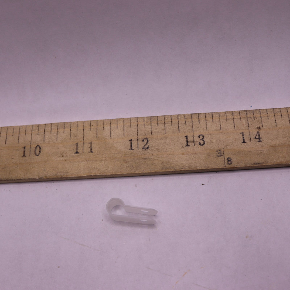 (100-Pk) Cable Clamp Fastener Plastic White For 1/4" Wire R-6.4