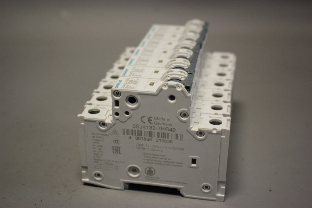 Lot of 7 SIEMENS CIRCUIT BREAKER 5SJ4132-7HG40