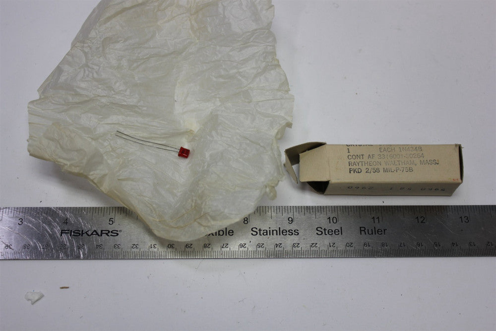 UNUSED VINTAGE 1958 RAYTHEON CRYSTAL UNIT DIODE SILICON JUNCTION 1N434B RARE