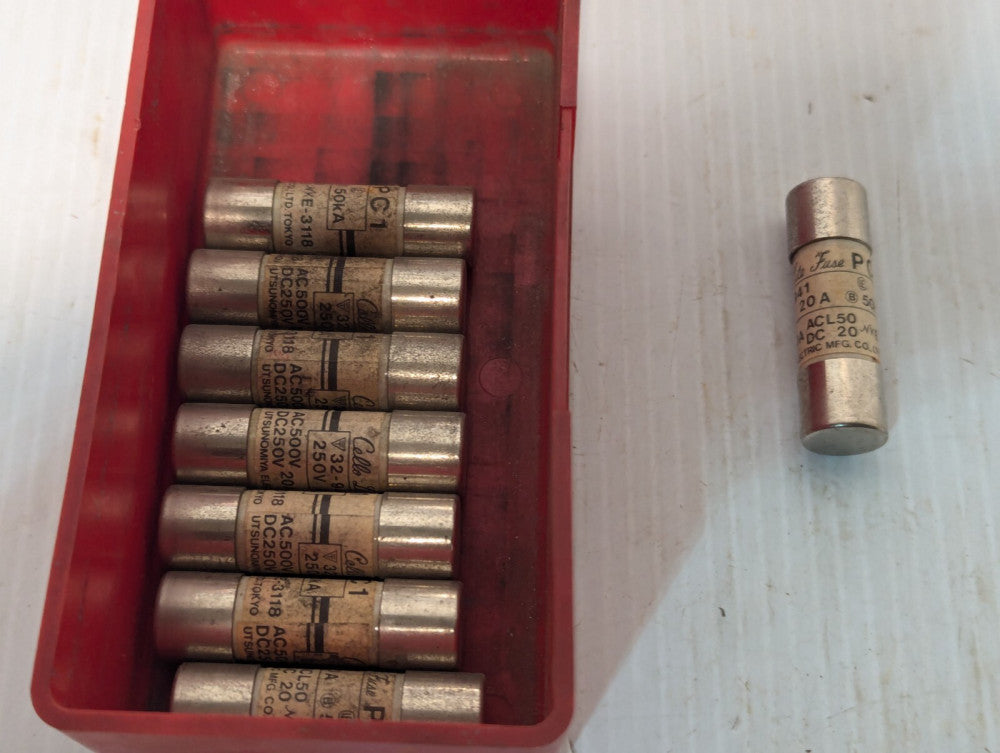 Lot of 8 Utsunomiya PC1-20 Cello-Lite Fuse, 20A, 500VAC, 250VDC, 50kA, 32-941