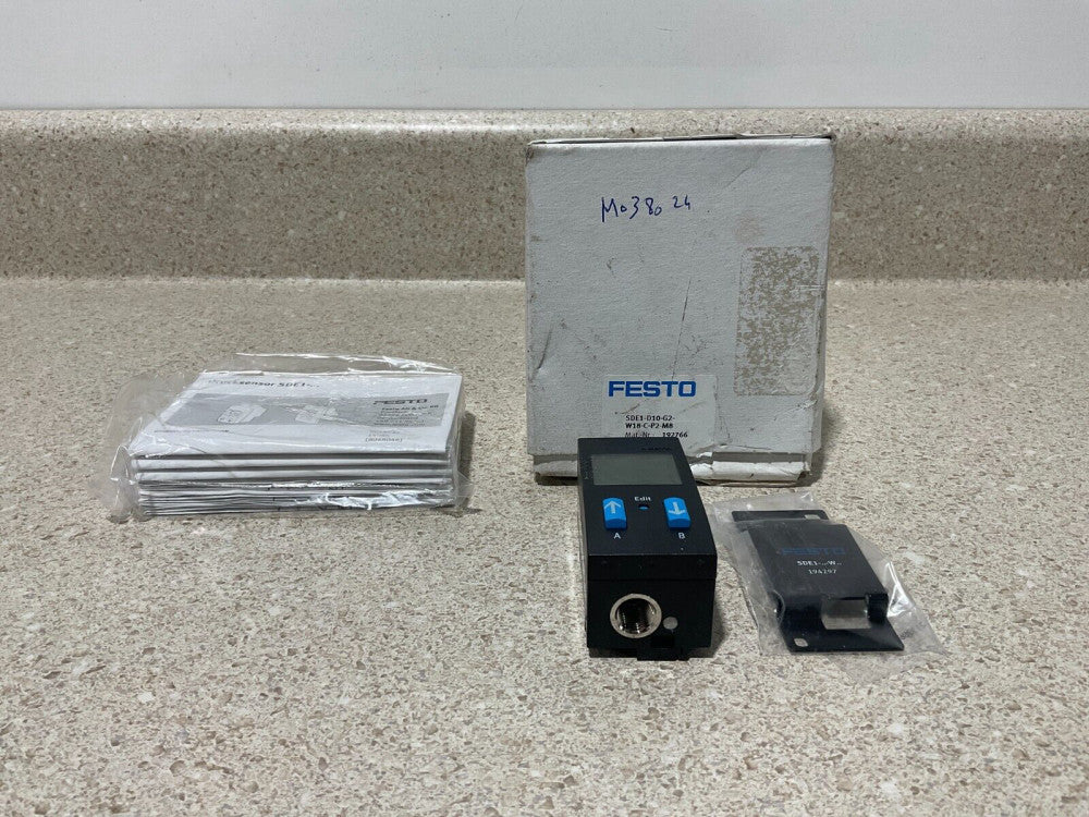 Festo SDE1-D10-G2-W18-C-P2-M8 NEW