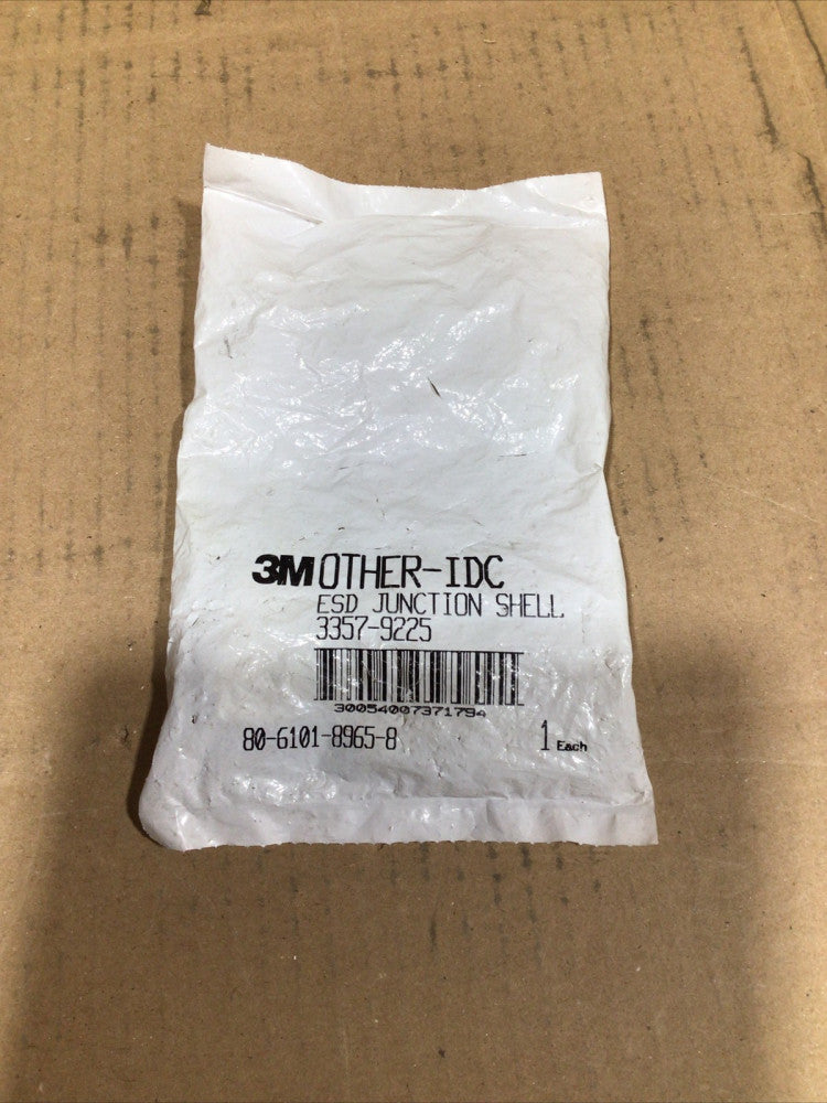 3M ELECTRONIC 3357 9225 ESD JUNCTION SHELL NOS