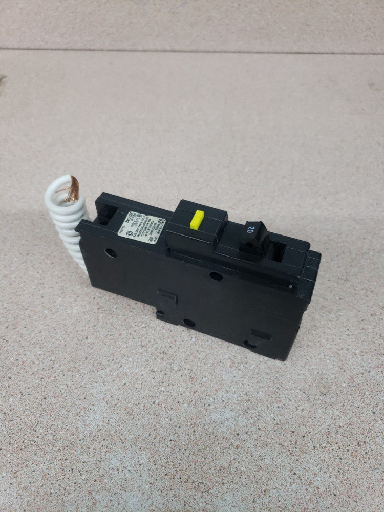 New Old Stock! Square D HOM120GF 1P 20A Circuit Breaker
