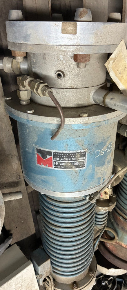 T-M VACUUM PRODUCTS DIFFUSION VACUUM PUMP W/AIRCO TEMESCAL VALVES 1-1/8" FIG1310