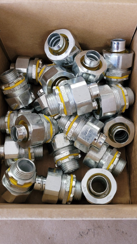 Lot Of 23 Cooper / Crouse Hinds LT50 1/2" Staright Male Conduit Connectors