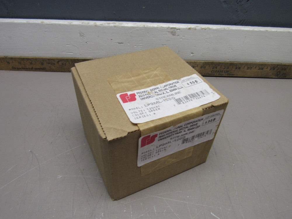 FEDERAL SIGNAL STREAMLINE LP3ML-120G SER-A GREEN WARNING LIGHT 120VAC NEW IN BOX