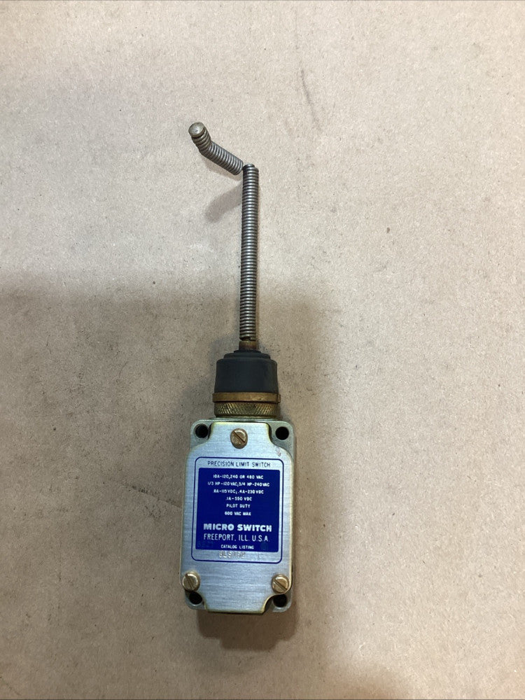 1pcs Used 8LS152-J YAMATAKE/HONEYWELL waterproof travel switch (No Box)