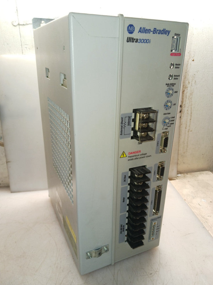 NEW ALLEN BRADLEY ULTRA 3000i SERVO DRIVE 2098-DSD-HV050X-DN 230/460 VAC