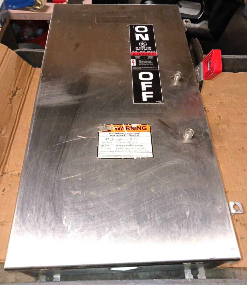 GE 100 Amp Non-Fused Safety Disconnect Switch 3 Pole 600 VAC NEMA 4X THN3363SS
