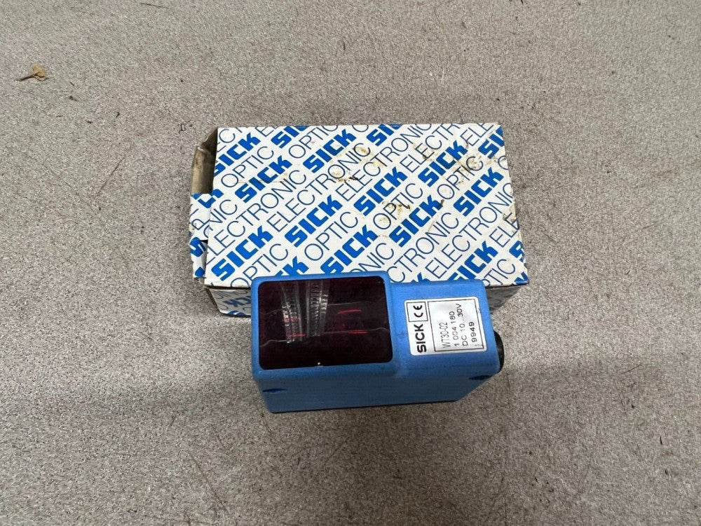 NEW IN BOX SICK WT30-02 SENSOR WT30-21