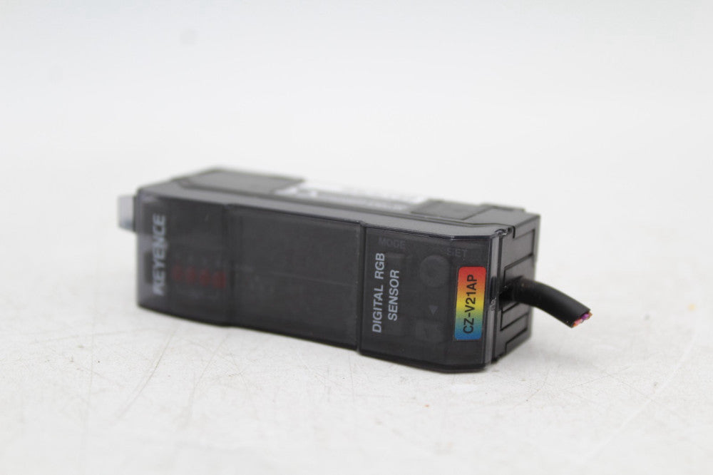 Keyence CZ-V21AP 24VDC Digital Amplifier Sensor