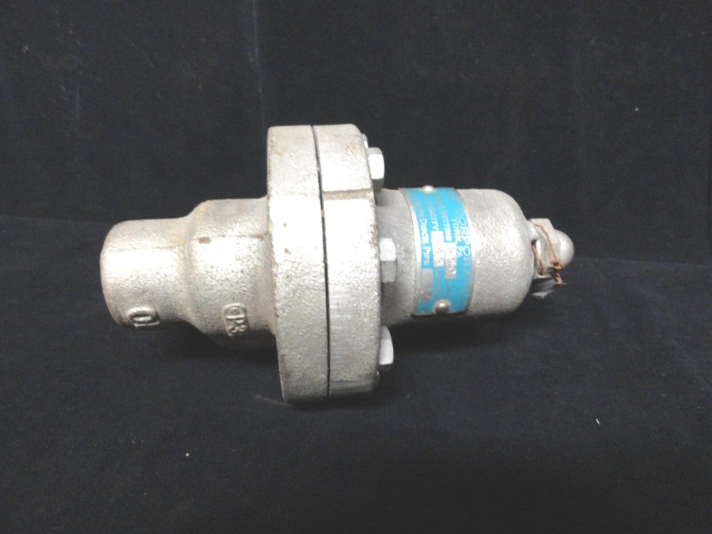 YORK INTERNATIONAL CORP 1/2" INLET to 1/2" OUTLET "250LBS" Pressure VALVE