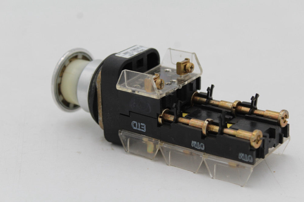 Allen Bradley 800T-FXNQ24A7 White Push Button