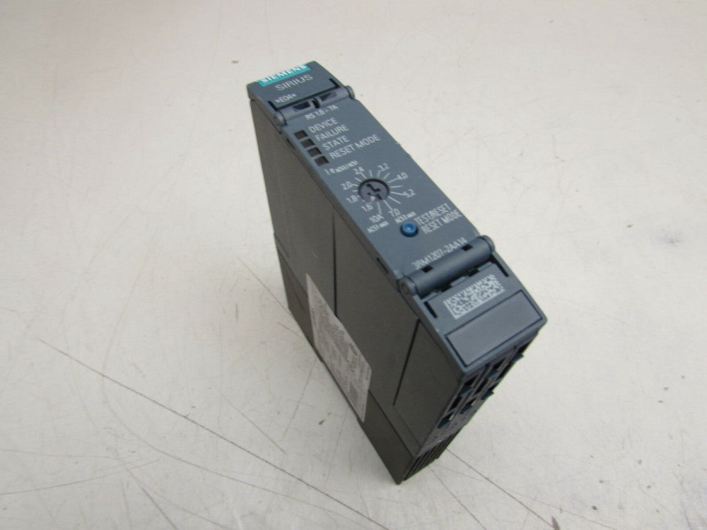 SIEMENS 3RM1207-2AA14 AC SEMICONDUCTOR MOTOR STARTER 1.6-7A XLNT USED TAKEOUT !!