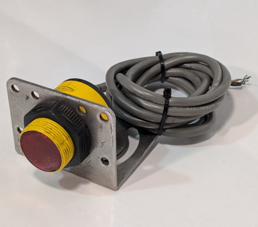 Banner Engineering T30SP6LP EZ-Beam photoelectric sensor assembly w/ 14697 mount